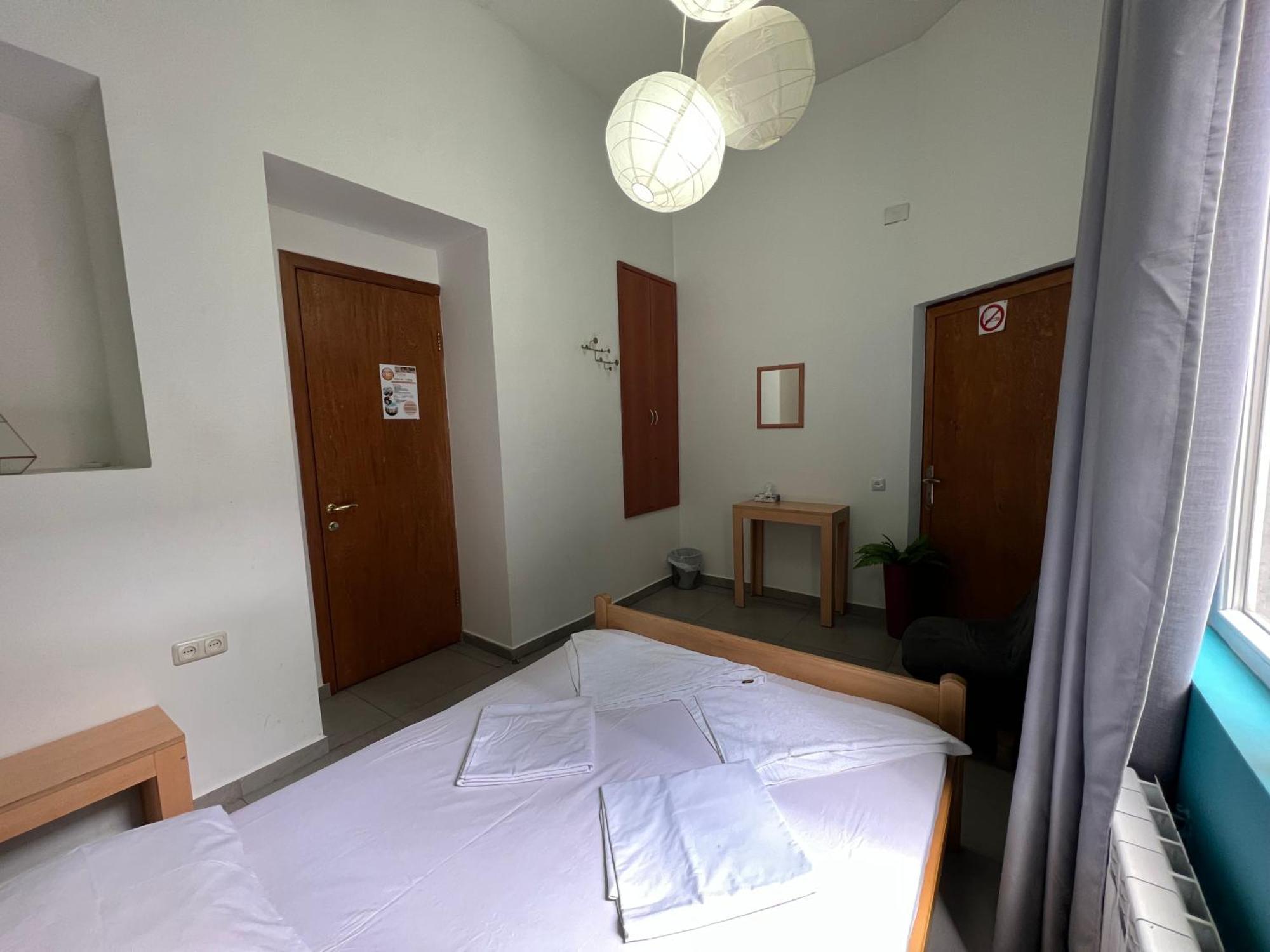Envoy Hostel & Tours Yerevan Ngoại thất bức ảnh