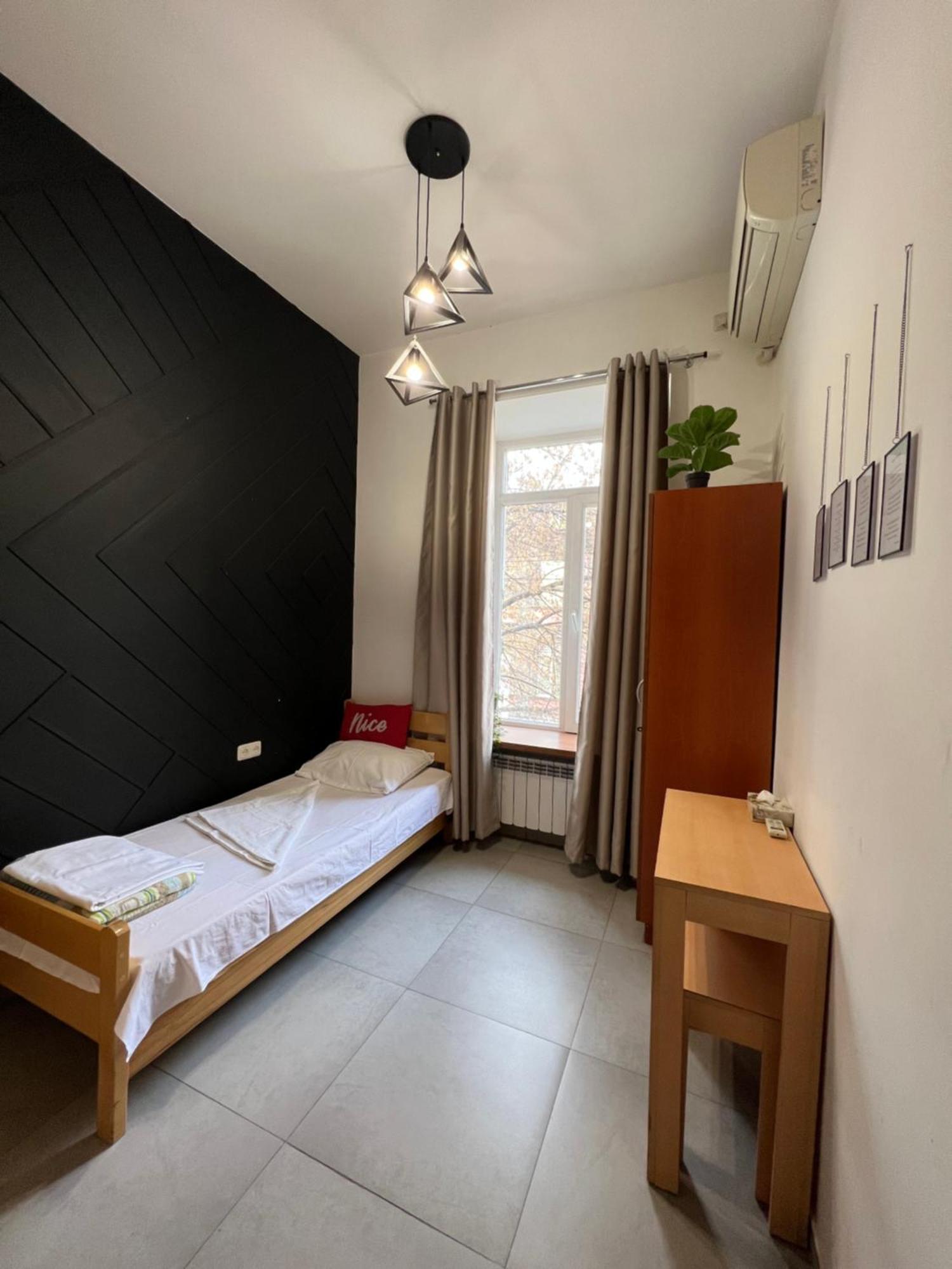Envoy Hostel & Tours Yerevan Ngoại thất bức ảnh